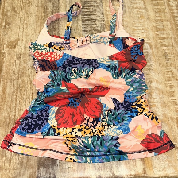 Athleta Bora Bora Swim Top 34 B C Built in Bra - Picture 5 of 6